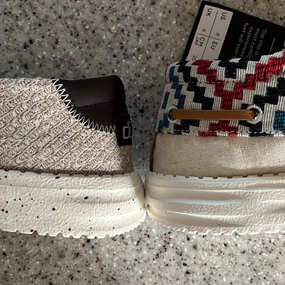 NIB Festival Hey Dude Shoes - Picture 11 of 12